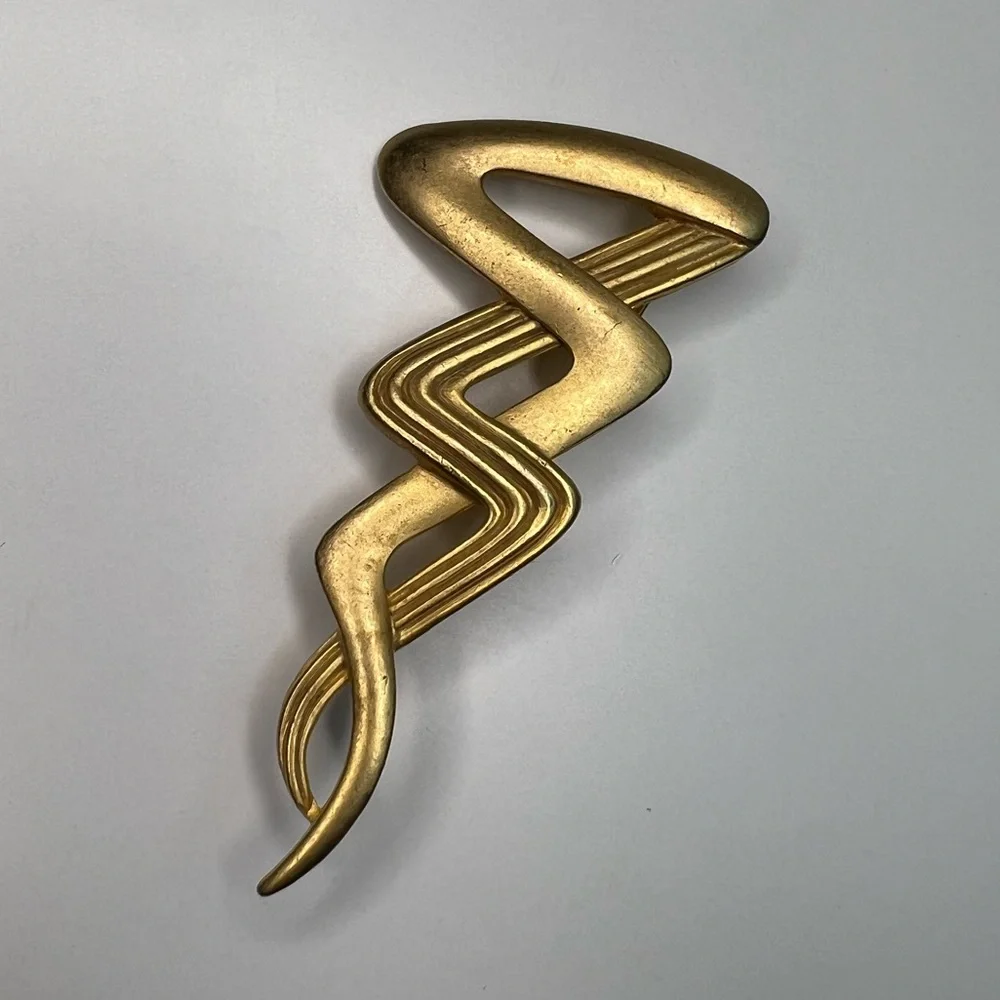 Vintage Signed M Jent Gold Tone Brooch